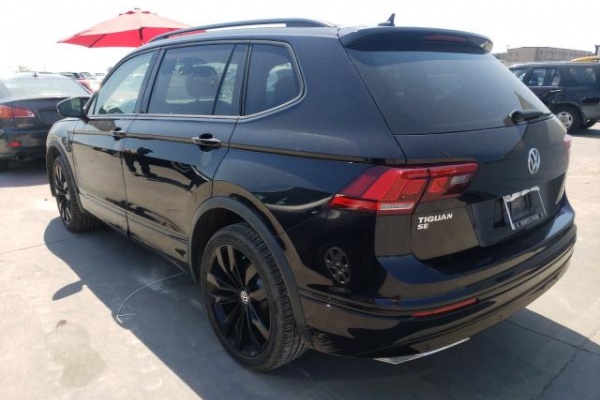фото Volkswagen Tiguan SE