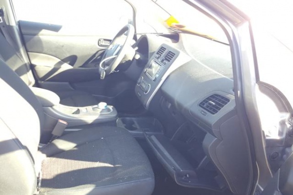 фото Nissan Leaf S