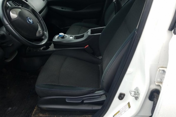 фото Nissan Leaf S