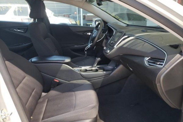 фото Chevrolet Malibu LT