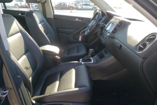 фото Volkswagen Tiguan S