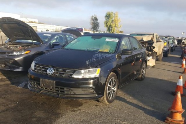 фото Volkswagen Jetta SE