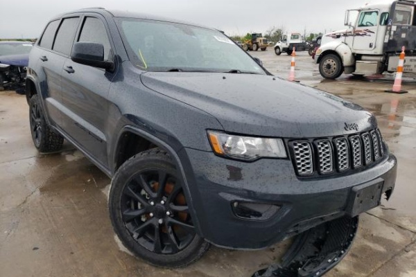 фото jeep GRAND CHEROKEE LAREDO