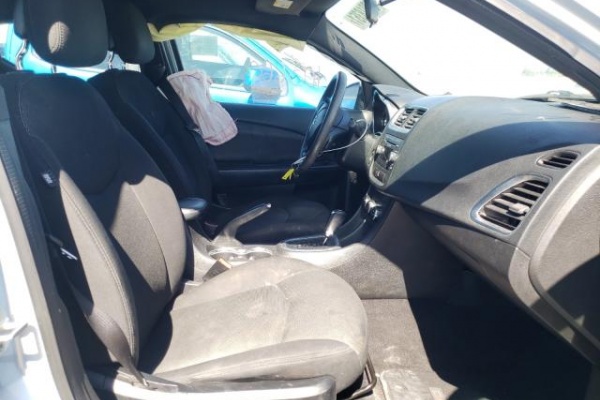 фото Dodge AVENGER SE