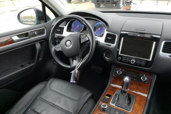 фото Volkswagen TOUAREG V6