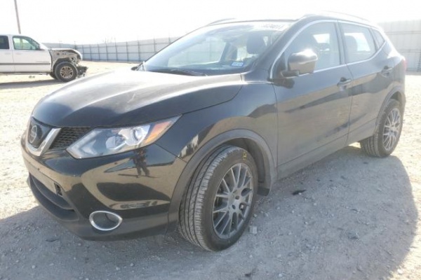 фото Nissan ROGUE SPORT S