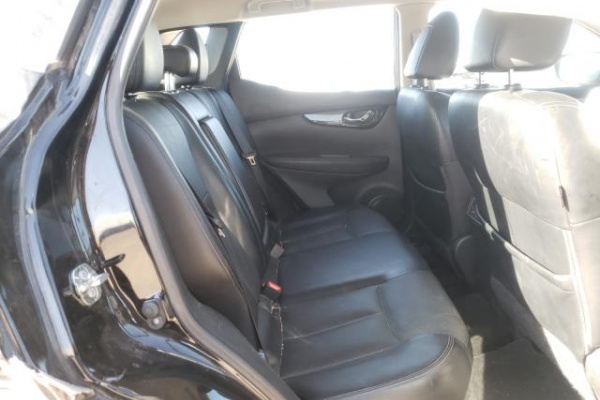 фото Nissan ROGUE SPORT S