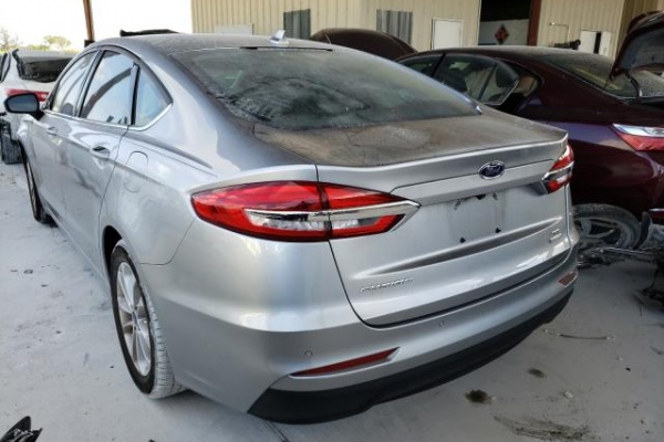 фото Ford Fusion SE