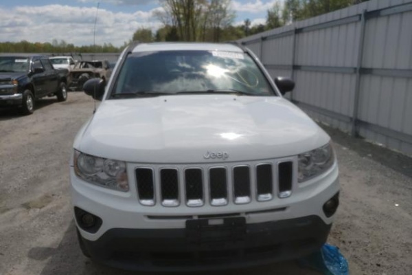 фото Jeep Compass LIMITED