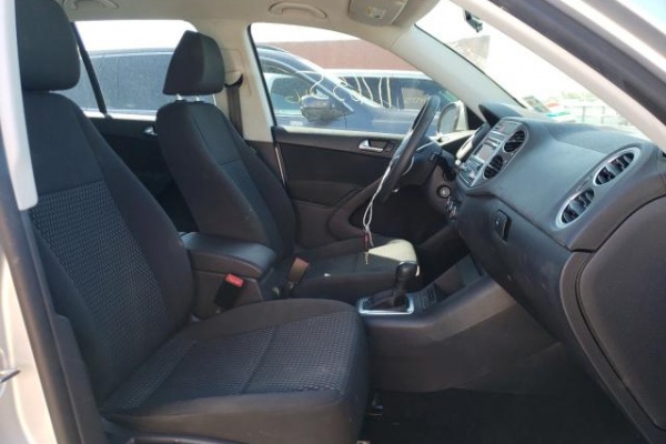 фото Volkswagen Tiguan S