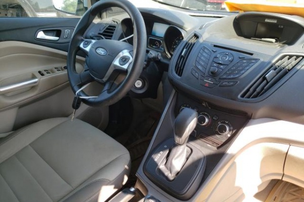 фото Ford Escape SE