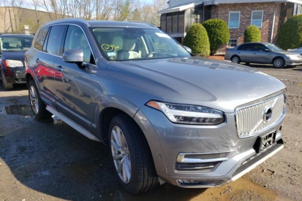 фото Volvo XC90 T6
