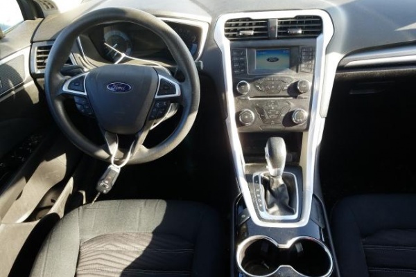 фото Ford Fusion SE