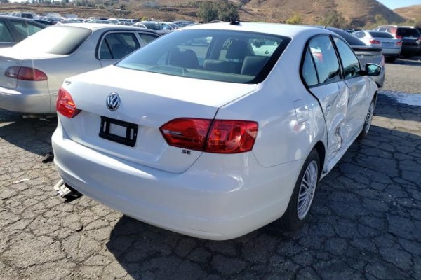 фото Volkswagen Jetta SE
