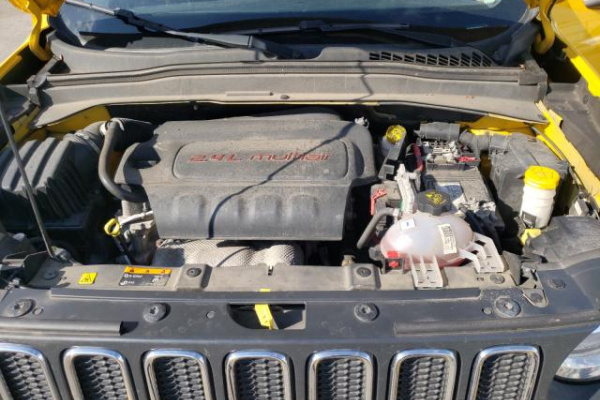 фото JEEP RENEGADE LATITUDE