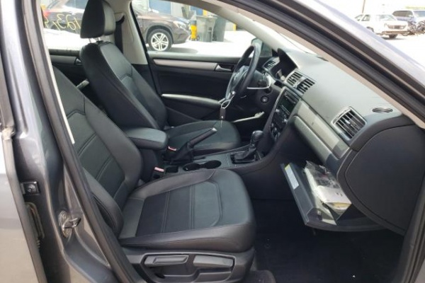 фото Volkswagen Passat S