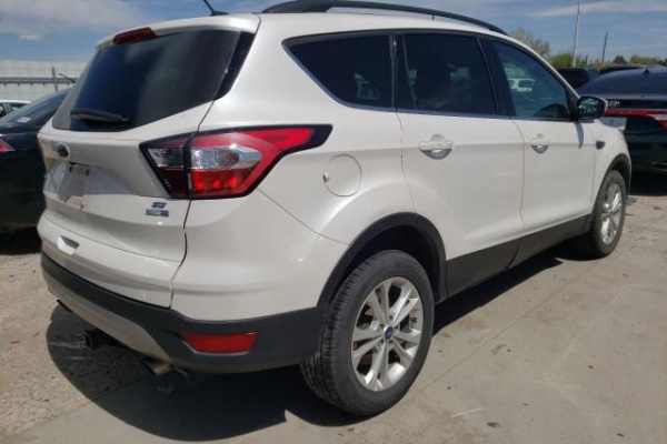 фото Ford Escape SE