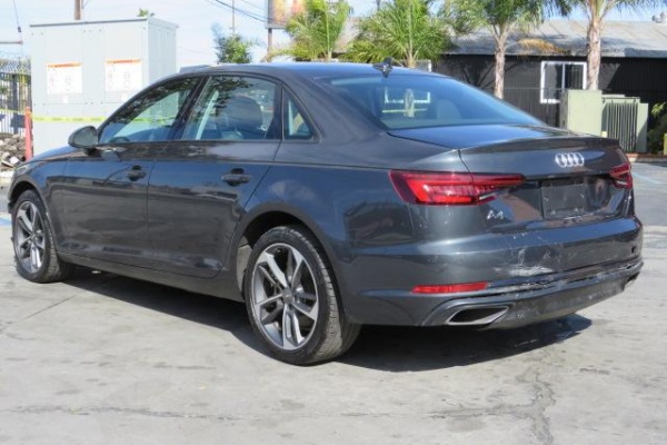 фото Audi A4 Premium Plus