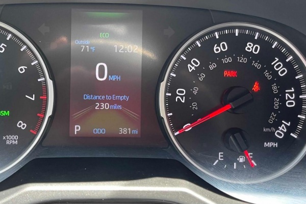 фото Toyota RAV4 XLE