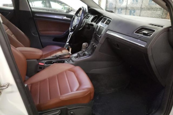 фото Volkswagen golf ALLTRACK S