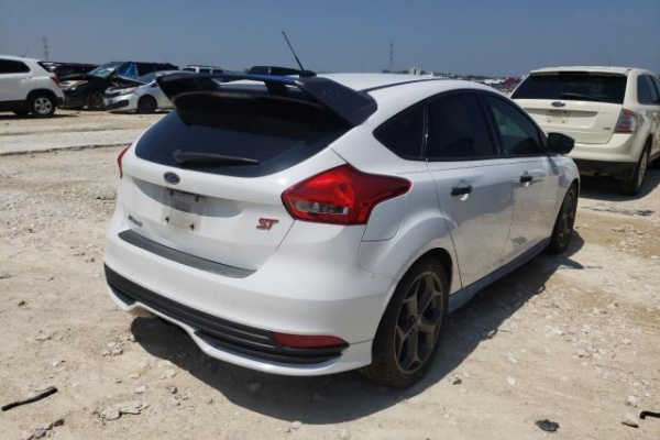 фото Ford Focus ST