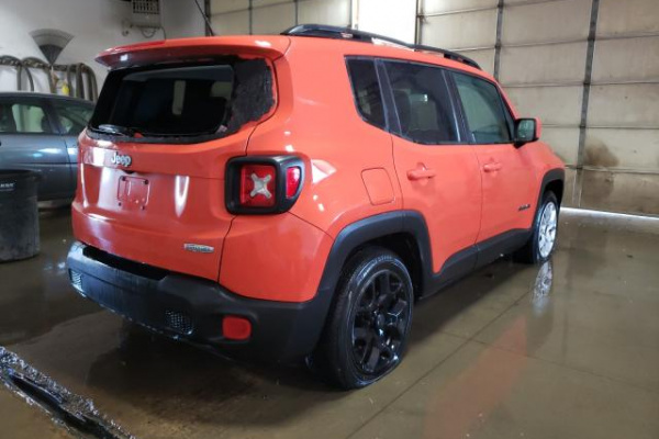 фото JEEP RENEGADE LATITUDE