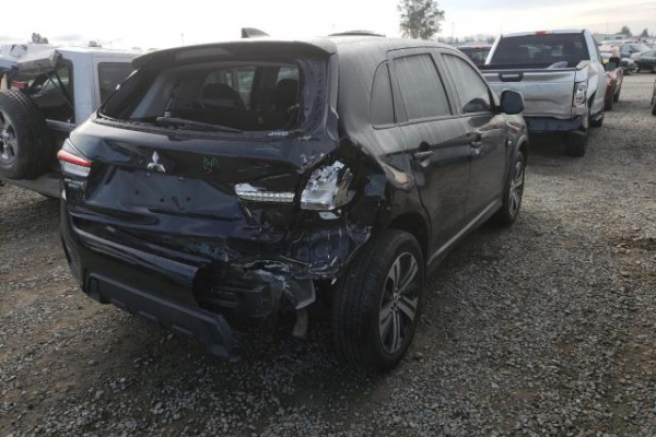 фото MITSUBISHI OUTLANDER