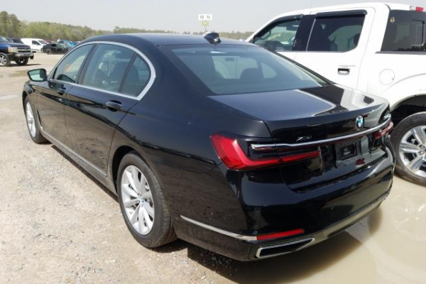 фото BMW 740 XI
