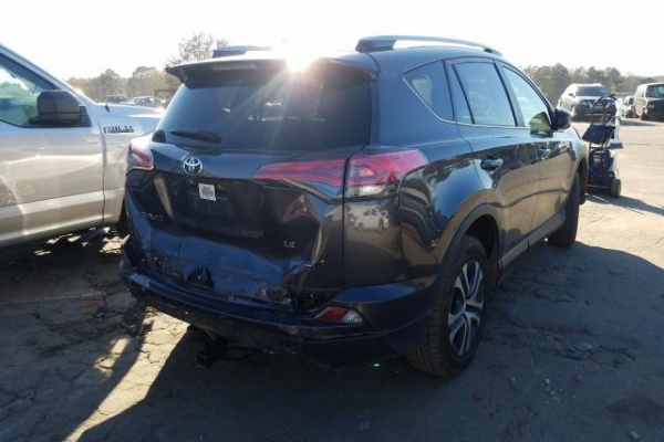 фото Toyota RAV4 LE