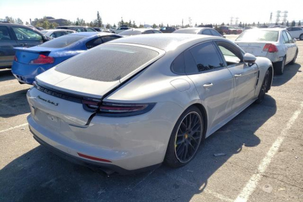 фото PORSCHE PANAMERA TURBO S E-HYBRID