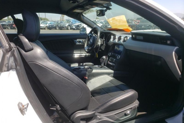 фото Ford Mustang