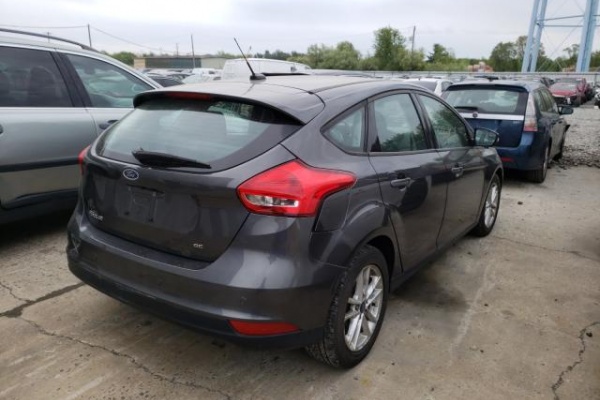 фото Ford Focus SE