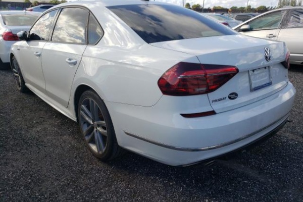 фото Volkswagen Passat S