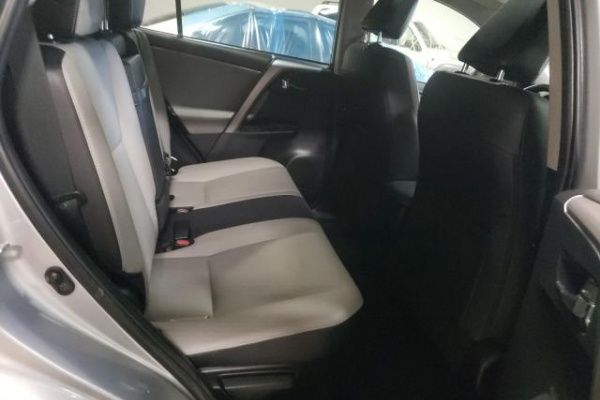 фото Toyota RAV4 HV LIMITED