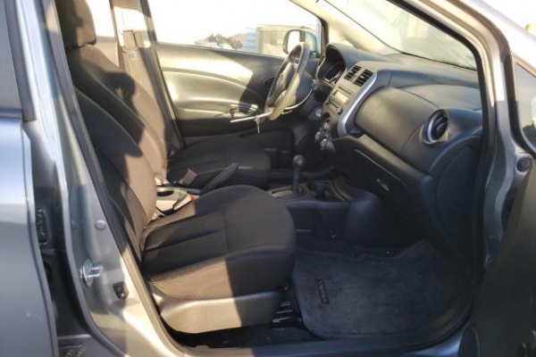 фото Nissan Versa NOTE S