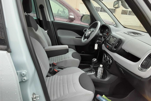фото Fiat 500L EASY