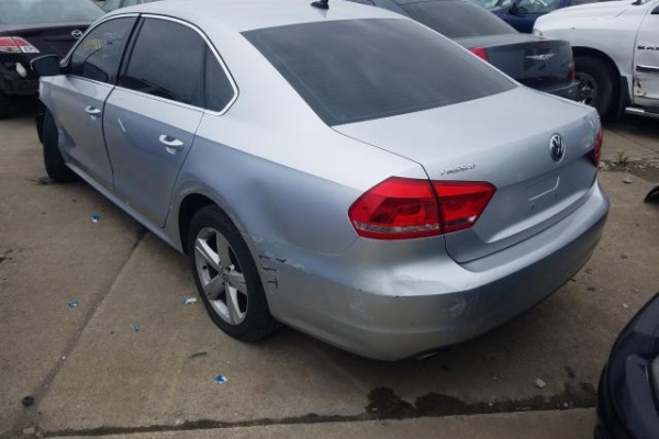 фото Volkswagen Passat SE