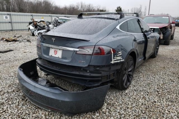 фото Tesla MODEL S