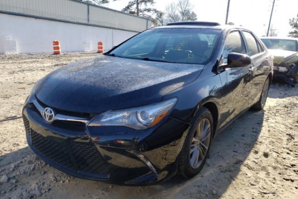 фото Toyota Camry LE