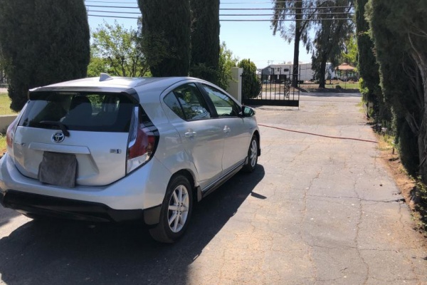 фото Toyota Prius C