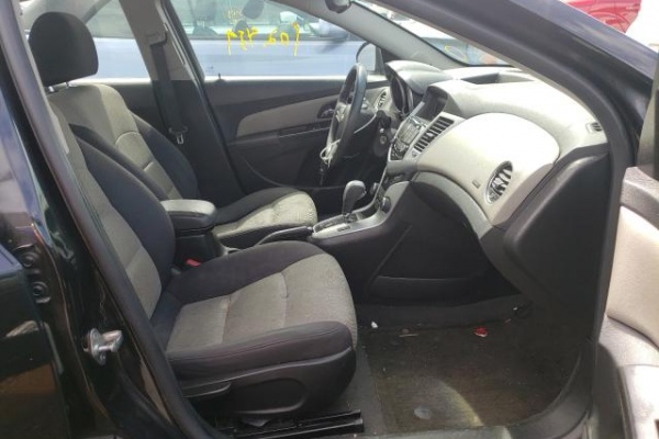 фото Chevrolet Cruze LS