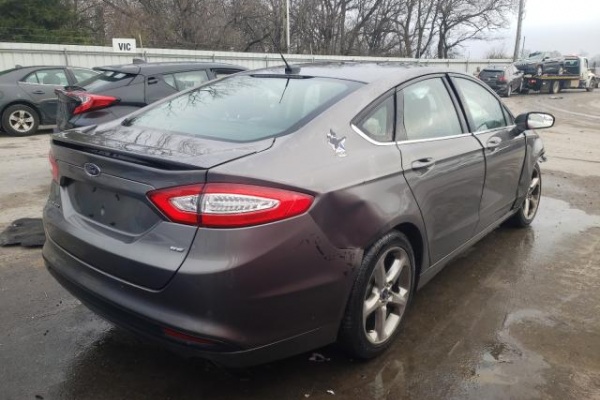 фото Ford Fusion SE