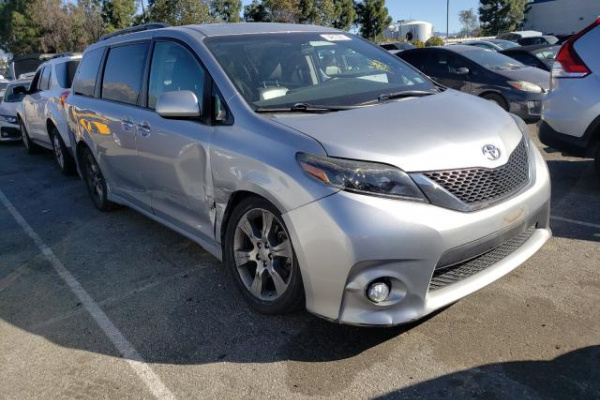 фото TOYOTA SIENNA SPORT