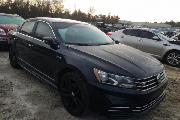 фото Volkswagen Passat R-LINE