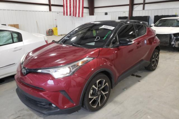 фото TOYOTA C-HR XLE