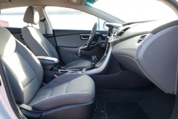 фото Hyundai Elantra SE