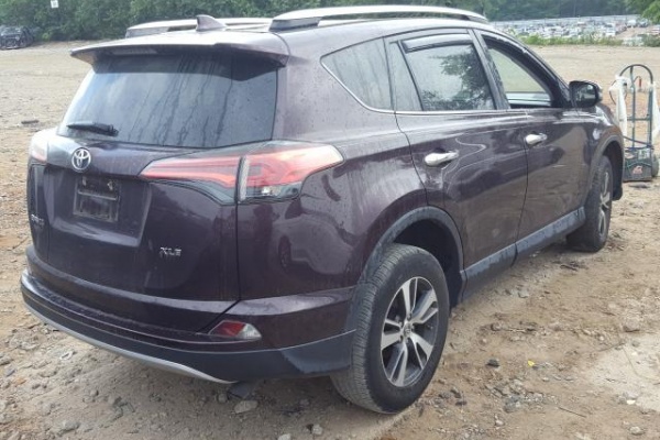фото Toyota RAV4 XLE