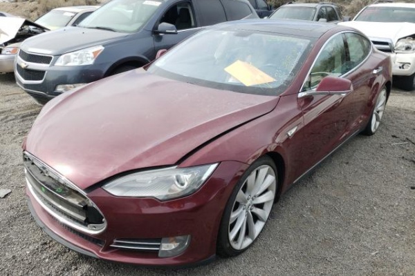 фото Tesla MODEL S