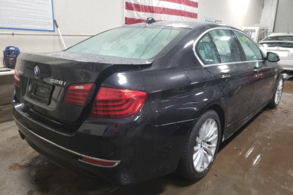 фото BMW 528 XI