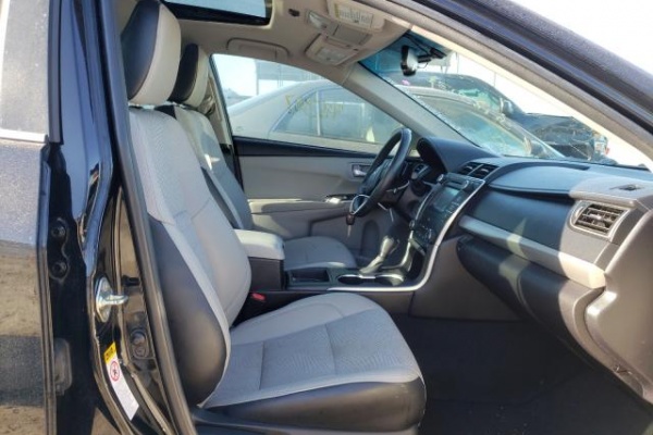 фото Toyota Camry LE